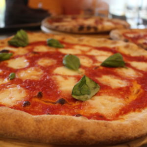 impasto integrale, biologico - Pizza da asporto, pizzeria napoletana, cecina - L'Angolo della Pizza