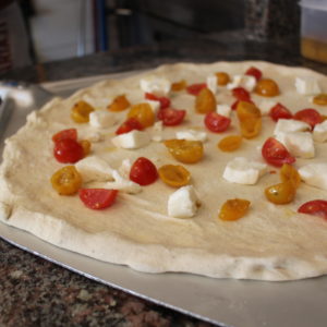 Pizza pomodorini gialli e rossi - L'Angolo della Pizza - pizzeria a Cecina. Pizza facilmente digeribile - farine integrali, biologiche o 00